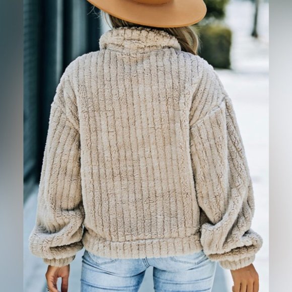 New Crop Plush Fleece Button Up Jacket - Picture 2 of 6